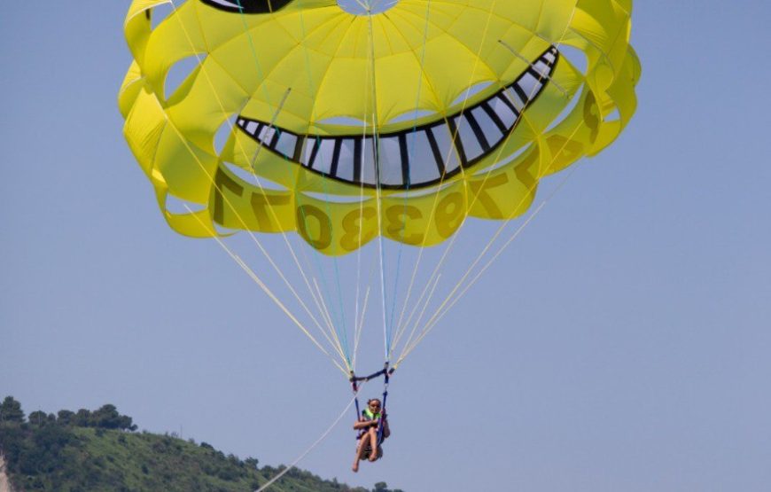 Vivi la Riviera del Conero dall’Alto con il Parasailing